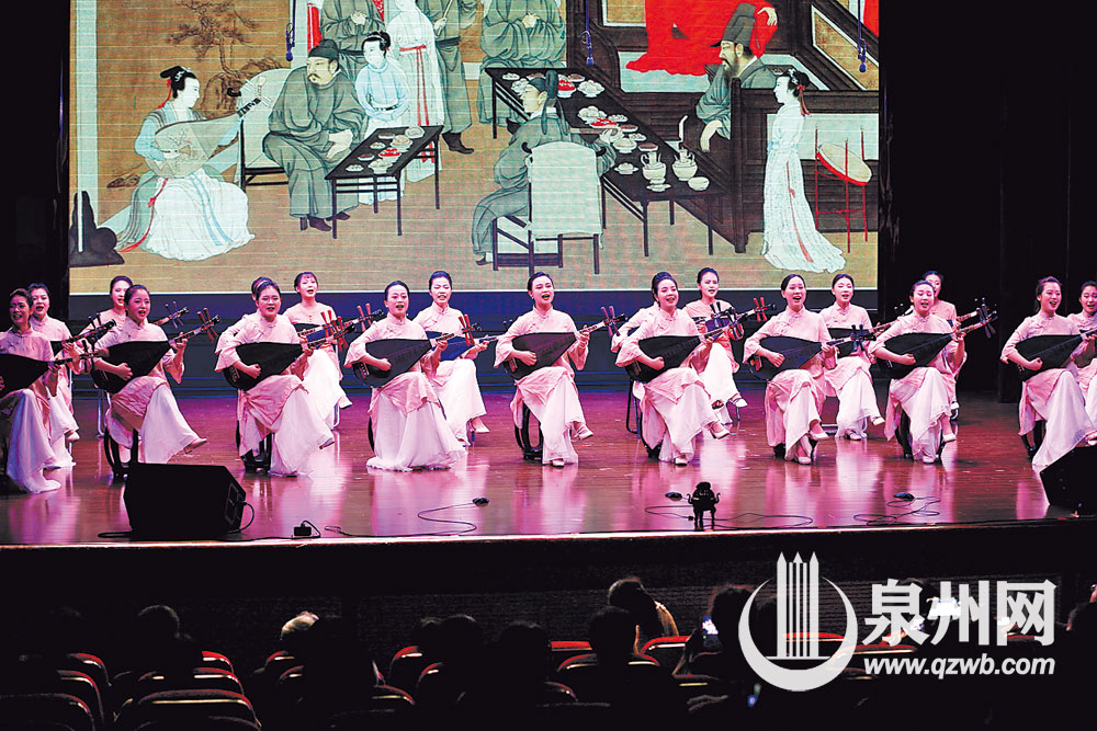 图片来源于央视第十四届泉州国际南音大会唱,《归巢》融合"四宝"表演.