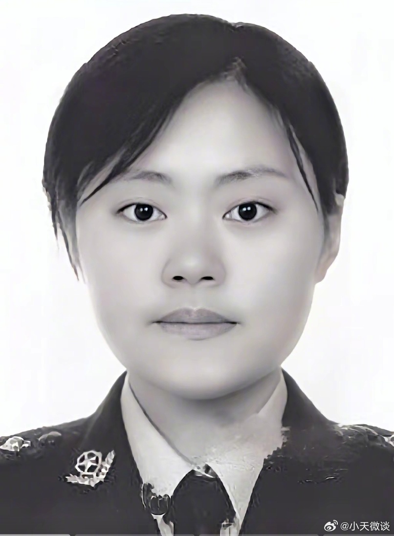 女警王雪，在抓捕盗车贼中与歹徒殊死搏斗中，身中十三刀……|牺牲|中国|正能量|医院|丰碑_新浪新闻