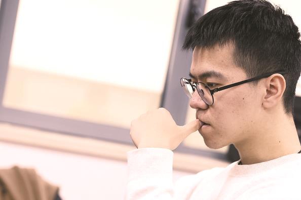 刘宇航淘汰世界冠军党毅飞晋级