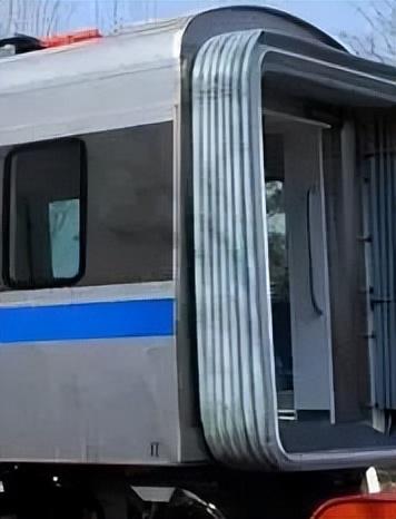 乘地铁为什么不建议站在车厢连接处