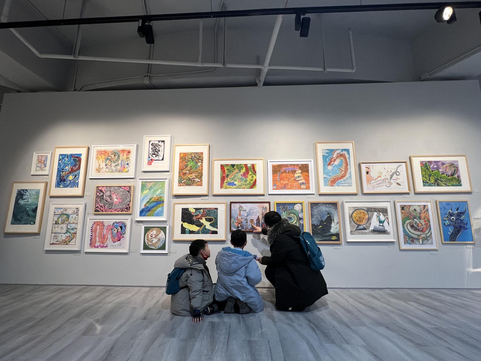自己创作自己策展,这场生肖绘画展呈现了小朋友心中的"龙"