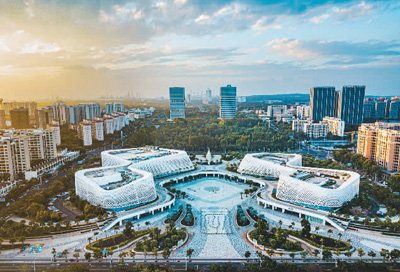 图为海南自贸港重点园区——洋浦经济开发区景色.