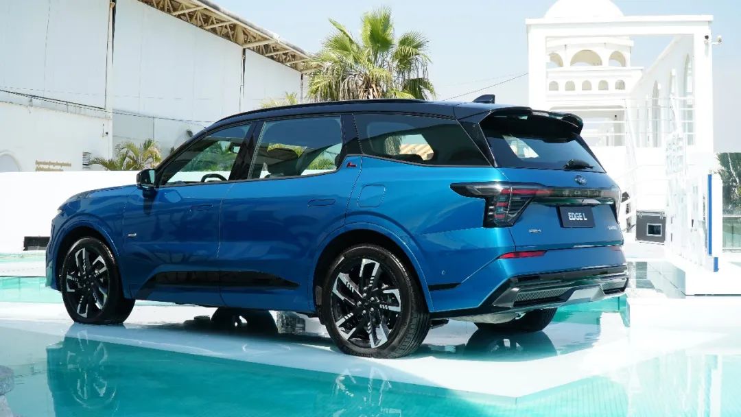 2.0T+8AT，5座/7座可选，加92号汽油，5米大块头22万起，隐藏好车