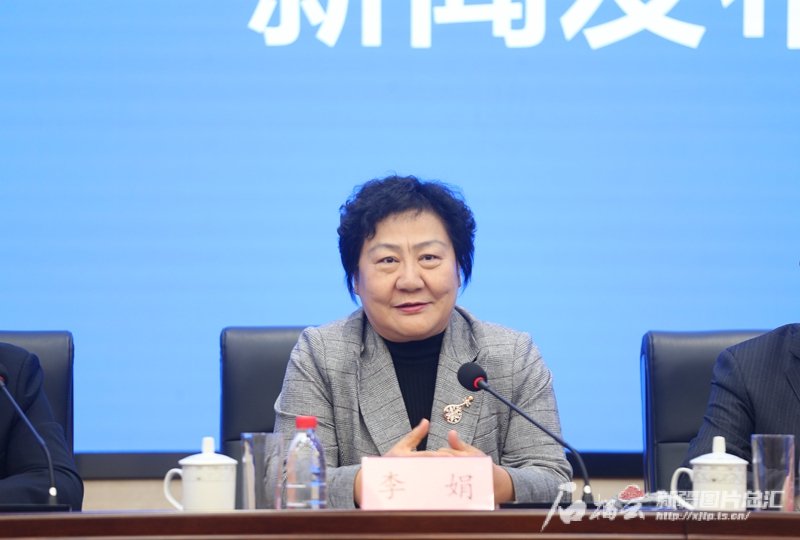 李瑞摄自治区人大代表,自治区人大法制委员会副主任委员李娟介绍,新疆