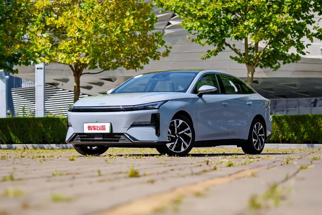 一公里才1毛多,搭载混动黑科技,这国产哪哪都好,只是...-新浪汽车