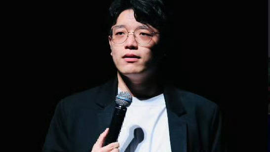 脱口秀演员杨波发微博报平安:此前陷入“出轨风波”, 发文疑似轻生|脱口秀演员|杨波_新浪新闻