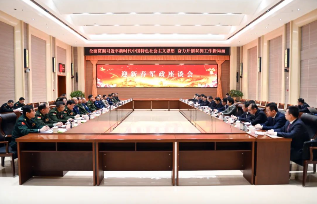 北部战区司令员王强主持并讲话,北部战区政治委员郑璇出席并讲话,辽宁