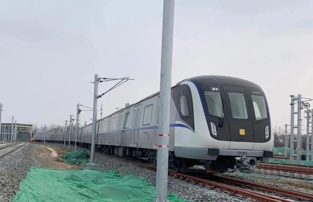 太原地铁1号线首列车入住新家