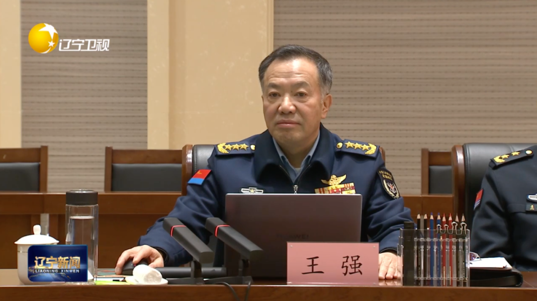 王强在主持讲话中指出,新时代新征程,需要军政军民团结一心.