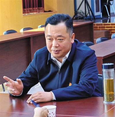 >正文>门头沟区斋堂镇党委书记晋卫华中共山东省诸城市委书记张建伟