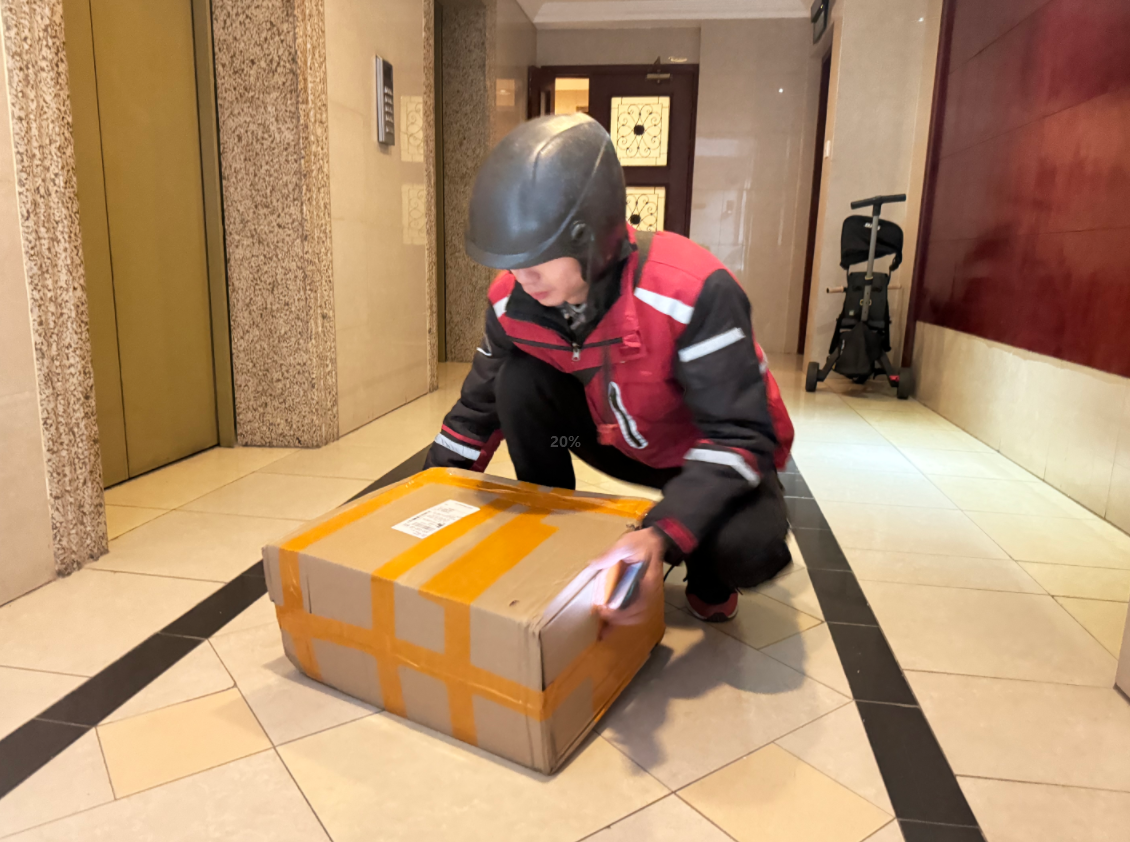 上海多家快递企业开启春节运营模式:保障寄递服务,给予小哥补贴