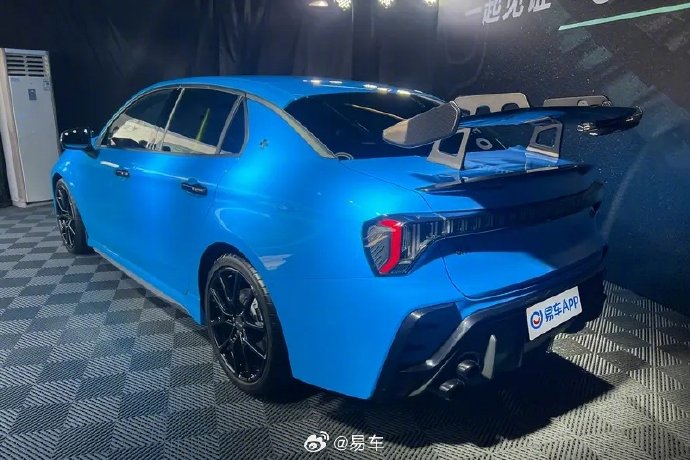 首批领克03tcrcyan车型正式交付售价4203万元