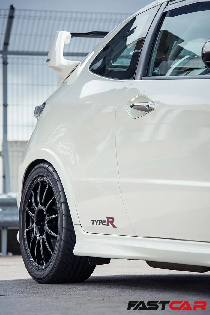 765匹的前驱本田思域type r fn2,合法上路的性能怪兽