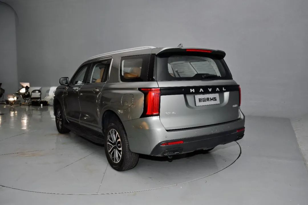 12万出头买大梁suv车长近5米2开上路超霸气太值了