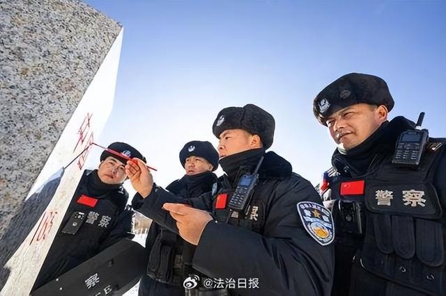 描红界碑,戍边民警特殊方式迎新春|边境_新浪财经_新浪网