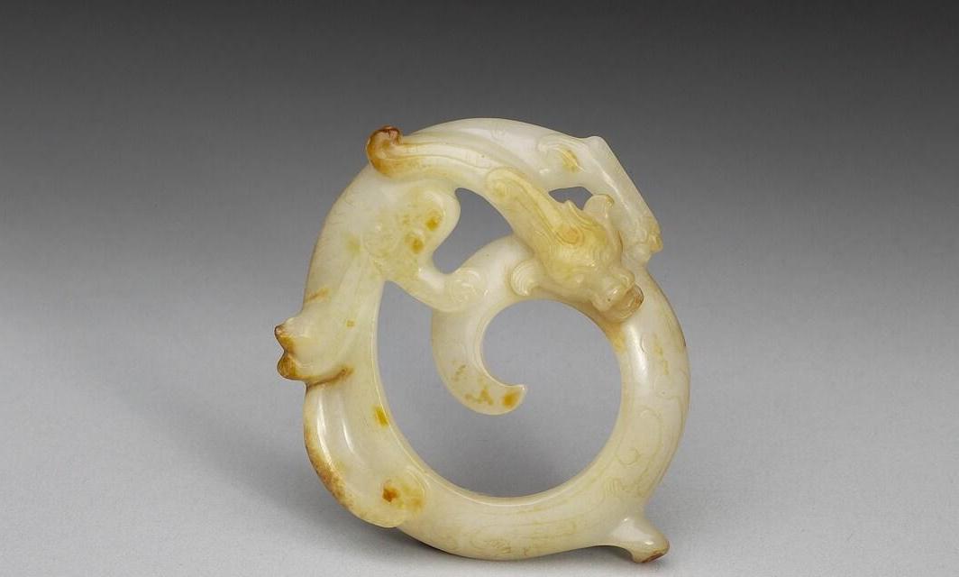 玉龙纹环东汉 玉石器&nbsp;台北故宫博物院藏