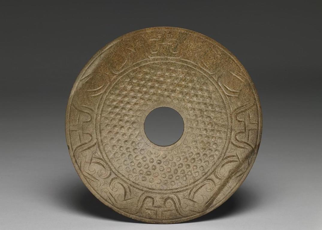 双身龙凤纹玉璧 战国中期至西汉,玉石器&nbsp;台北故宫博物院藏