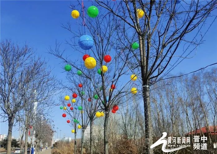 【网络中国节·春节】寿阳:挂彩灯年味浓 新春氛围感"