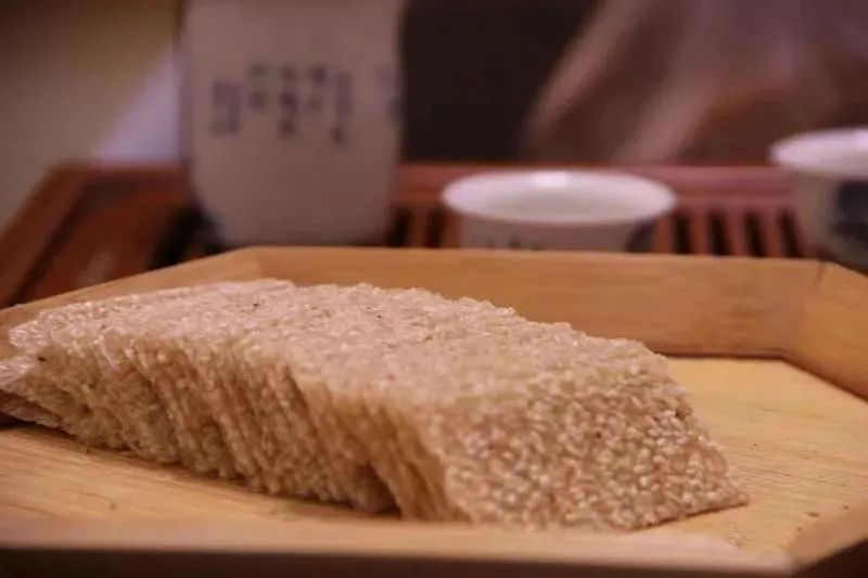 史志记载,古镇建于南宋淳熙年间(1174—1189年),迄今已近千年.