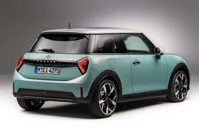 经典英伦车上新20t马力204匹颜值爆表小姐姐看了走不动道