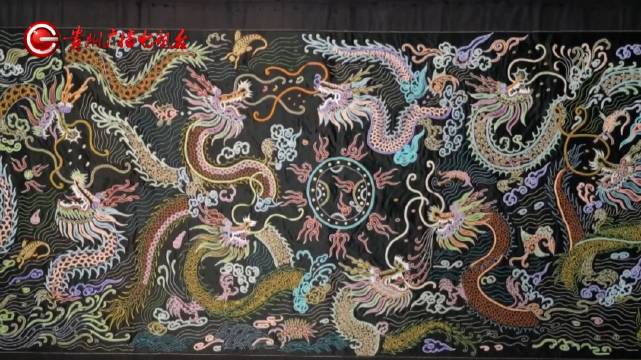 耗时三年!巨幅水族马尾绣九龙图恭贺龙年_新浪新闻