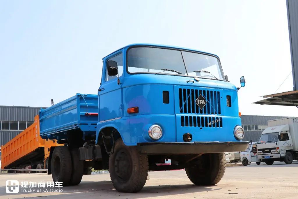 带你看一台在国内保存完好的依发w50卡车它当年可是好多老司机的发家