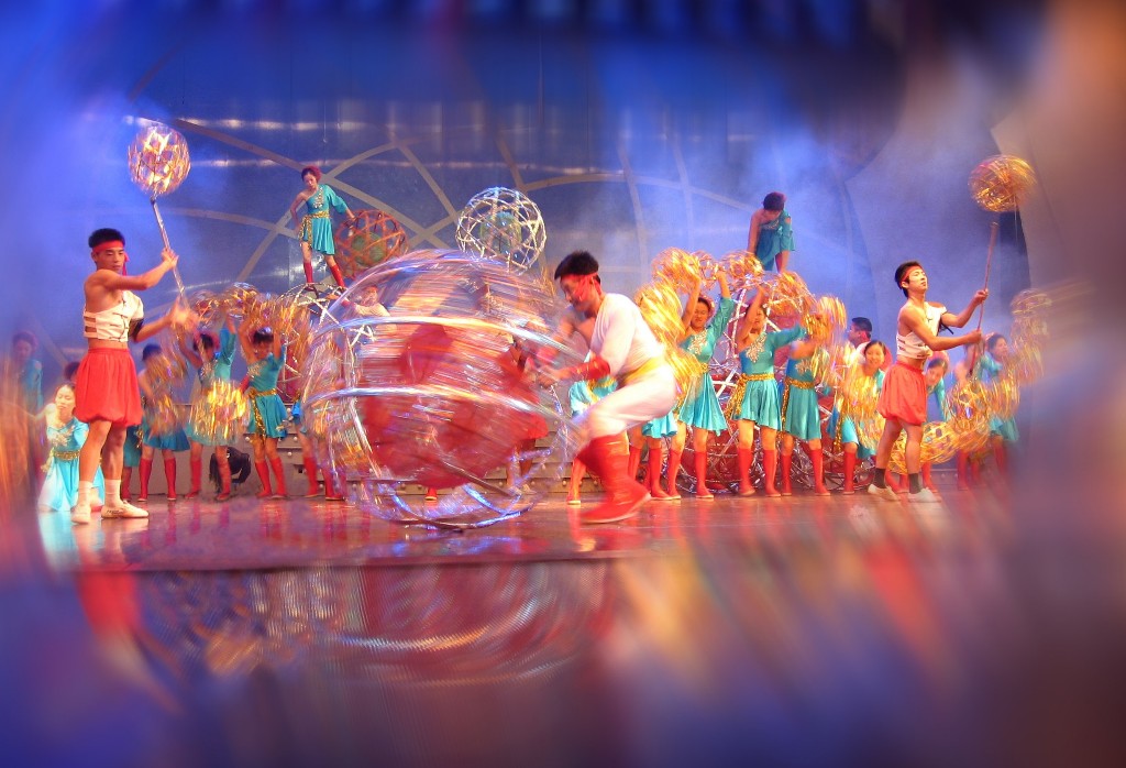 锦绣中国年丨奉贤滚灯:竹球中藏"火",舞出"百灯之首"