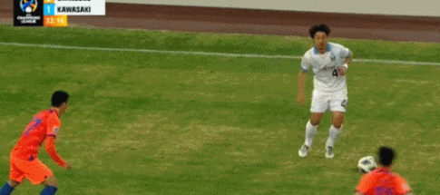 马尔西尼奥冲顶头球破门。