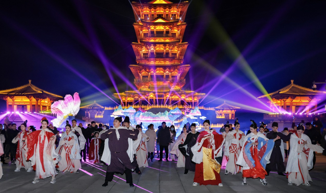 洛阳牡丹阁千灯节迎春灯会.景区供图