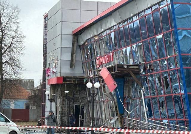 △俄罗斯别尔哥罗德市一家购物中心在袭击中受损 （图片来自俄新社）