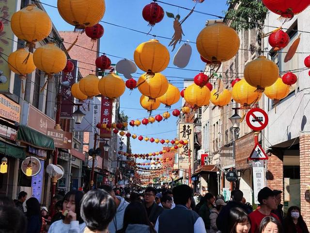 春节期间的台北街头. 赖赖 摄