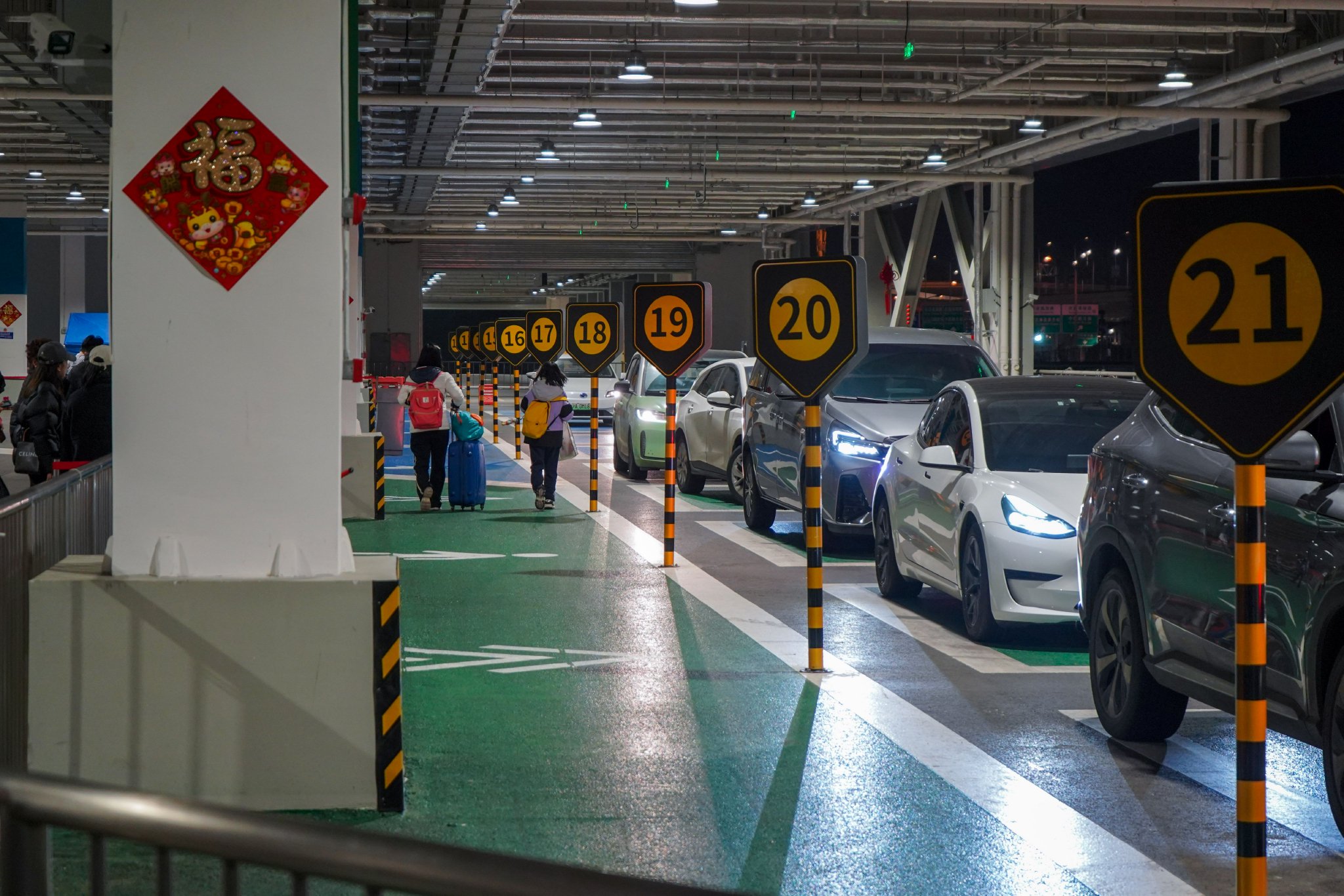 p9地面22个社会车辆临时停车位