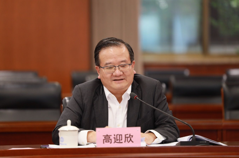 2015年,民生银行原行长毛晓峰被带走调查,当年7月,郑万春空降民生银行