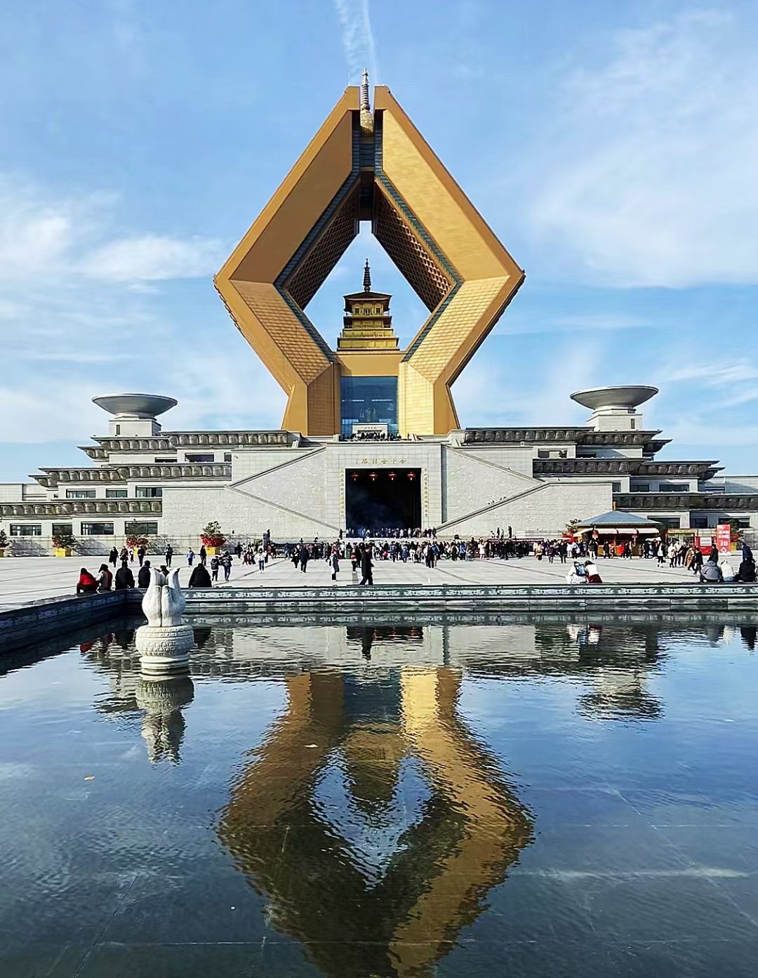 国家5A级旅游景区法门寺,有耗资50亿打造的双手合十舍利塔……|法门寺|旅游景区_新浪新闻