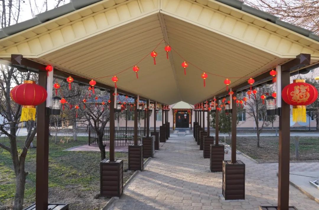 包括曾在中国南京理工大学留学的沙赫在内的很多奇姆肯特炼厂哈方