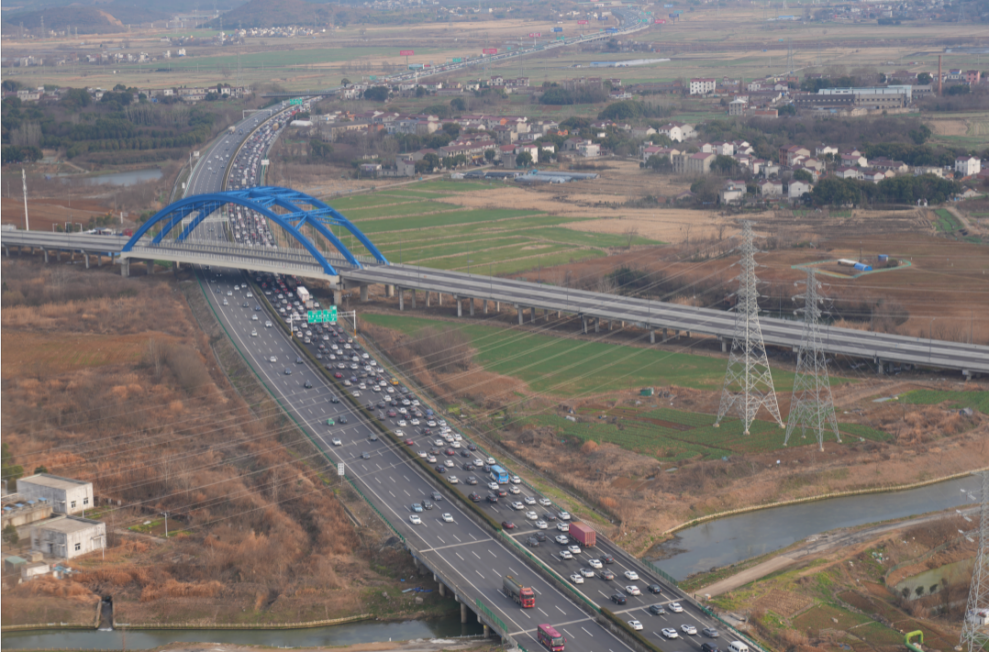2月16日上午,沪渝高速往芜湖,宣城方向迎来流量高峰.