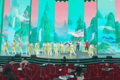 ▲这条线索在真·业内E姐看来，emmm太蠢了……之后有机会再说。