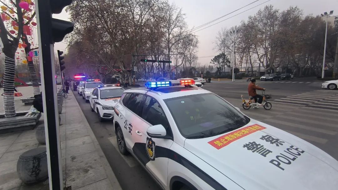 万家团圆时,一线"警"色护新春|公安|民警|春节_新浪