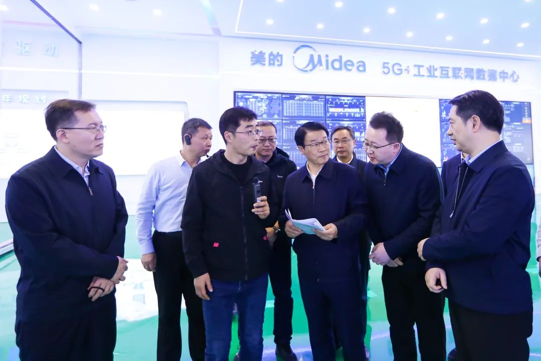 2月18日下午,市委副书记李明清带队调研重庆美的制冷设备有限公司.