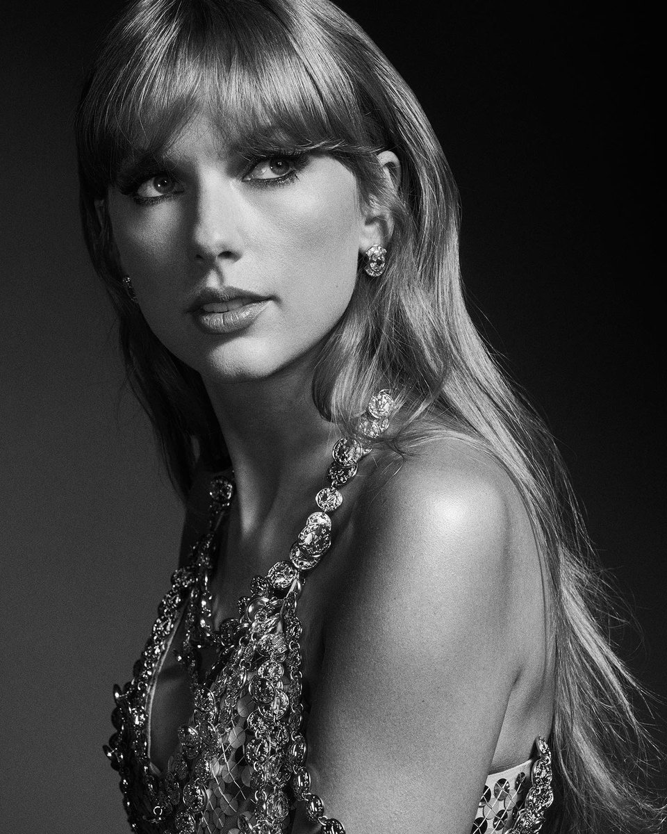 泰勒·斯威夫特 Taylor Swift在 2024 年人民选择奖斩获 4……|奖项_新浪新闻