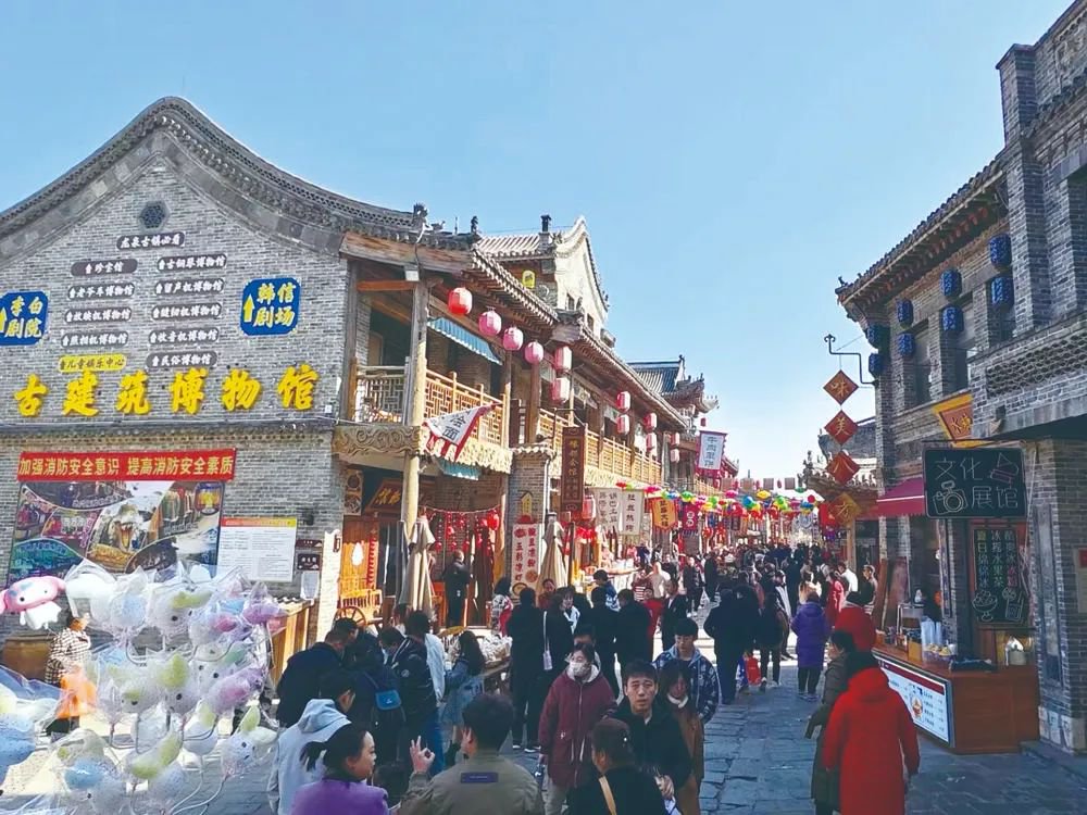 鹿泉区龙泉古镇游人如织.&nbsp;记者 李艺桐 摄