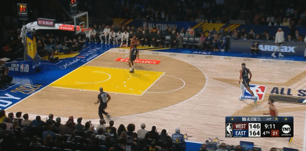 库里的空接变成了上篮。