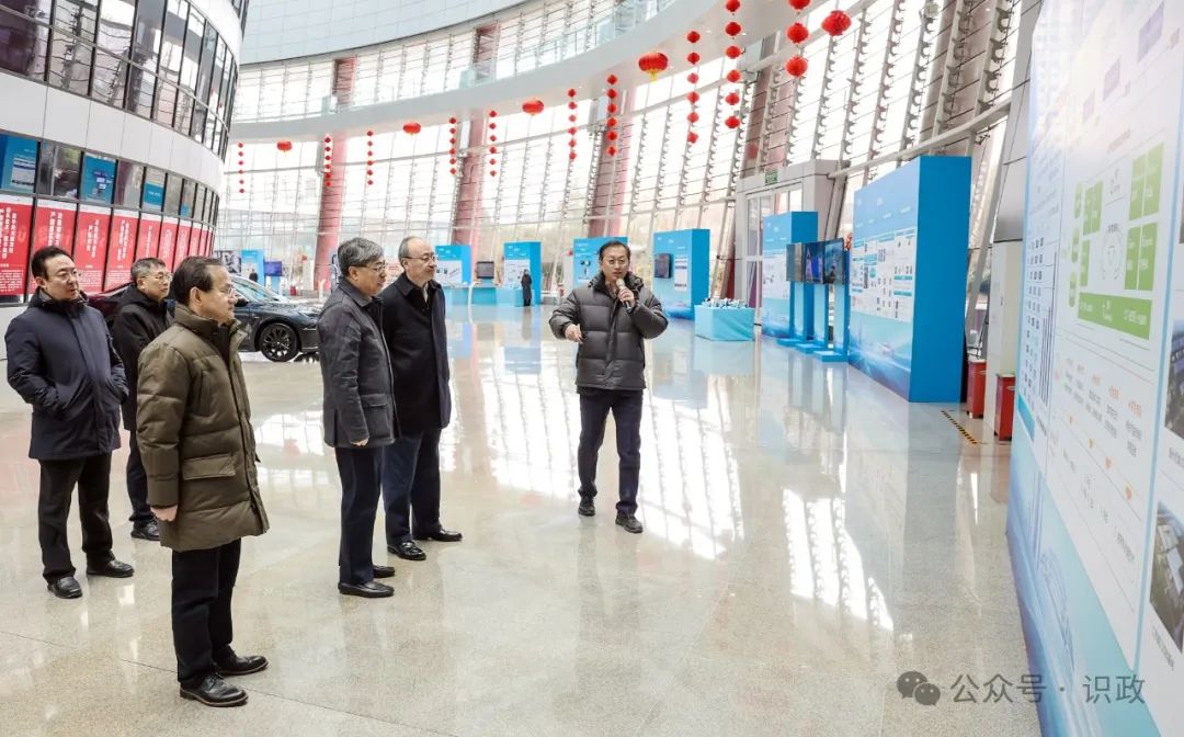 高质量发展推进大会发出开工令的第二天,尹力,殷勇来到北汽,理想,围绕