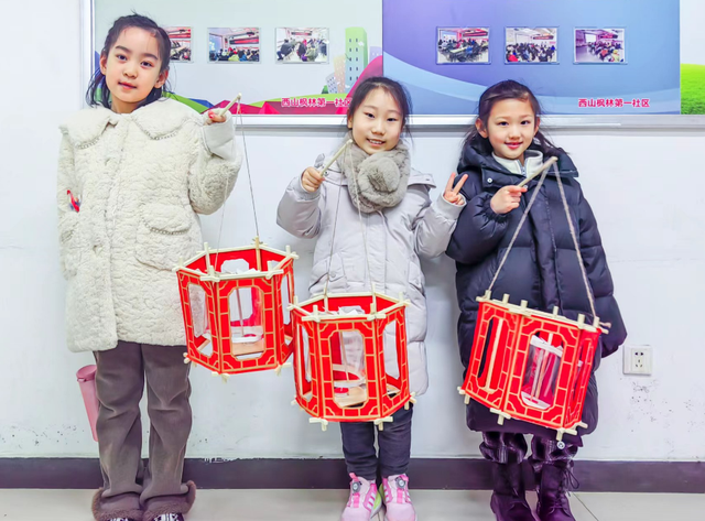 庆元宵,赏花灯,居民巧手制作走马灯_新浪财经_新浪网