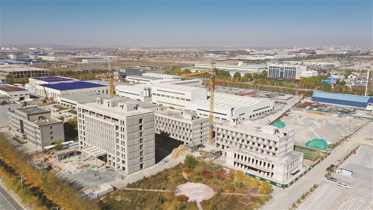 正在建设中的兰州新区绿色建材产业园  □张建平 摄2月18日,全市强