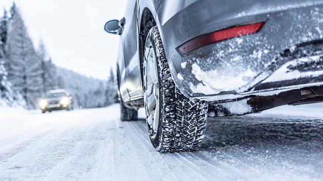 受降雪及路面结冰影响,18省区市境内190个路段封闭