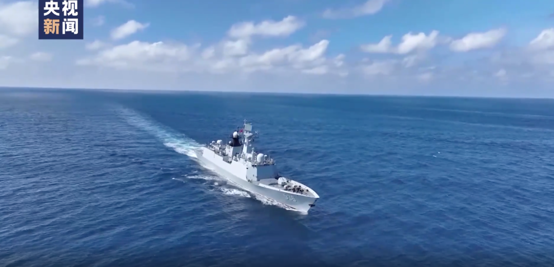 第46批护航编队指挥舰,为导弹驱逐舰焦作舰,舷号163,是我国自主研究