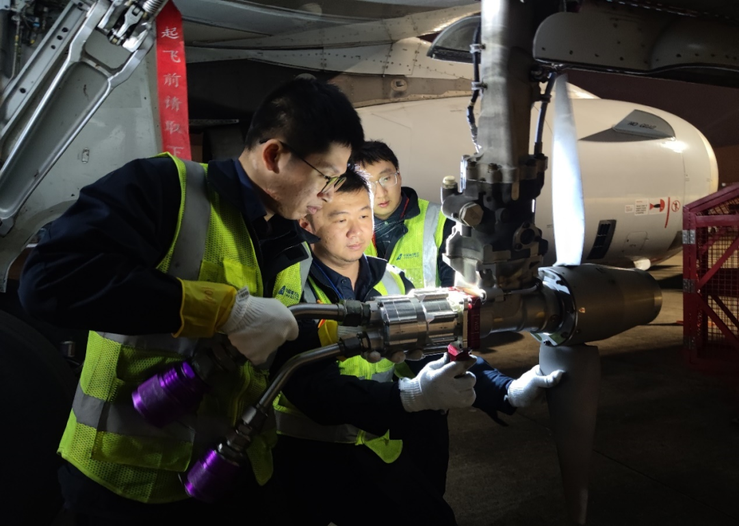 这个春节,南航机务人,在岗!