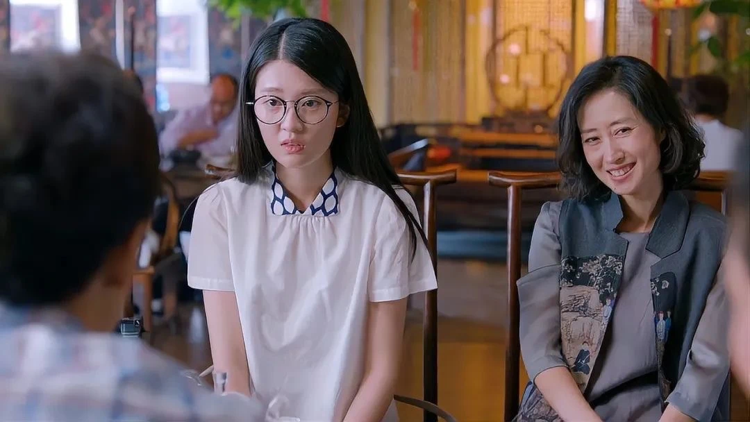 (图/《欢乐颂》)但其实,早早结婚生子的生活,很可能并不像催婚的长辈