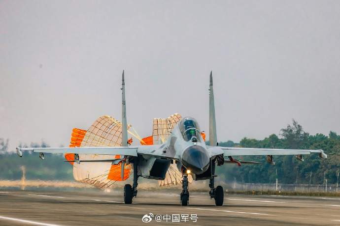 歼11b超清壁纸上新_新浪财经_新浪网